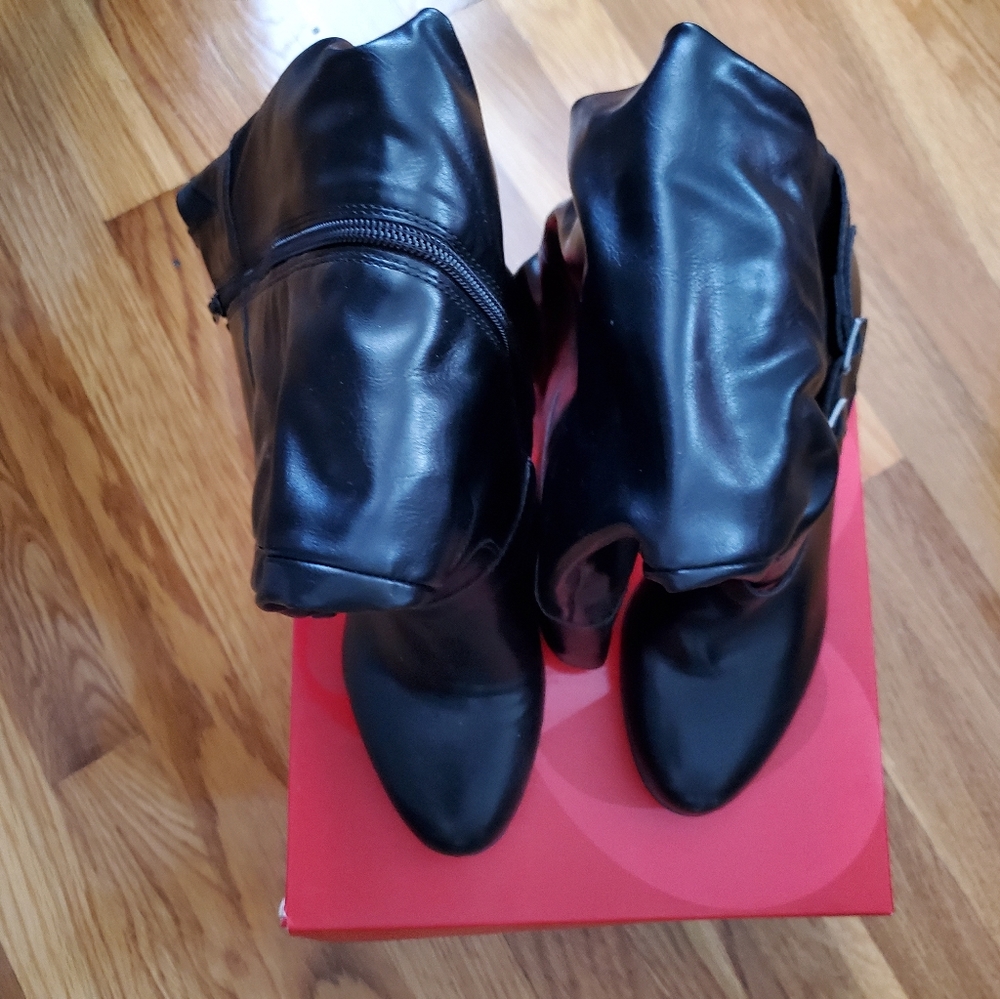 XOXO Boots